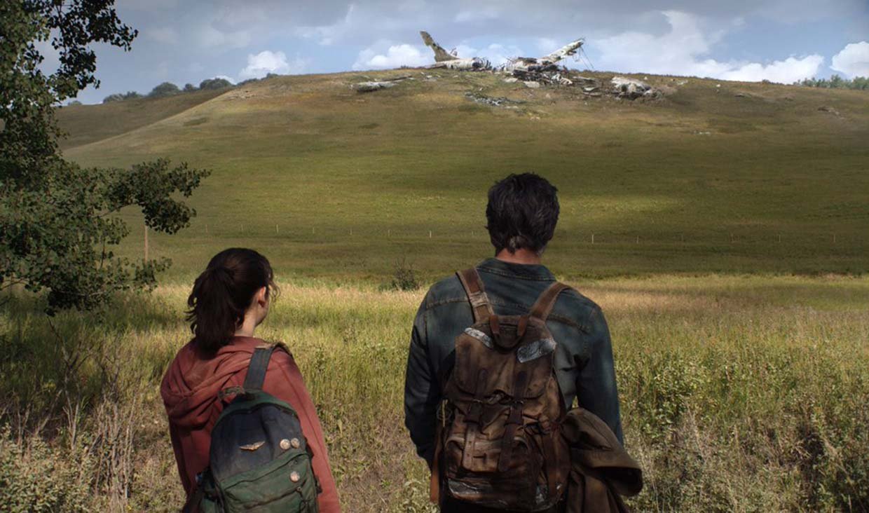Foto Perdana Joel dan Ellie di Serial The Last of Us
